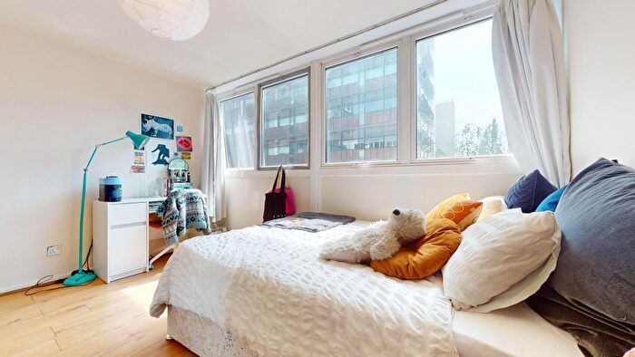 3 Bedroom Flat To Rent In Clipstone Street, London, W1W