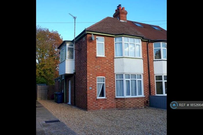 3 Bedroom Semi-Detached House To Rent In Lovell Road, Cambridge, CB4