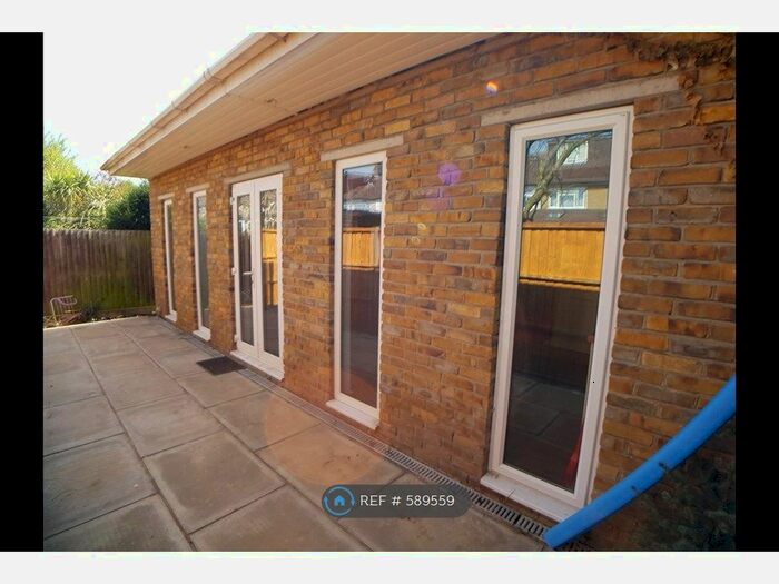 1 Bedroom Bungalow To Rent In Croydon Road, Beddington CR0