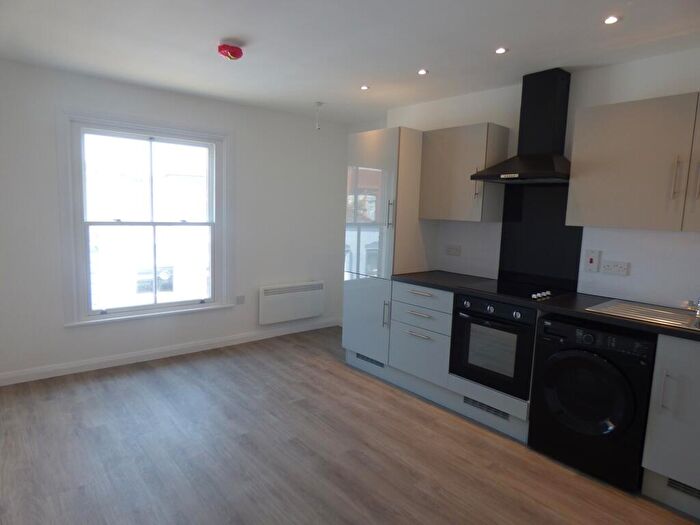 1 Bedroom Flat To Rent In King Street, Maidstone, Kent, ME14