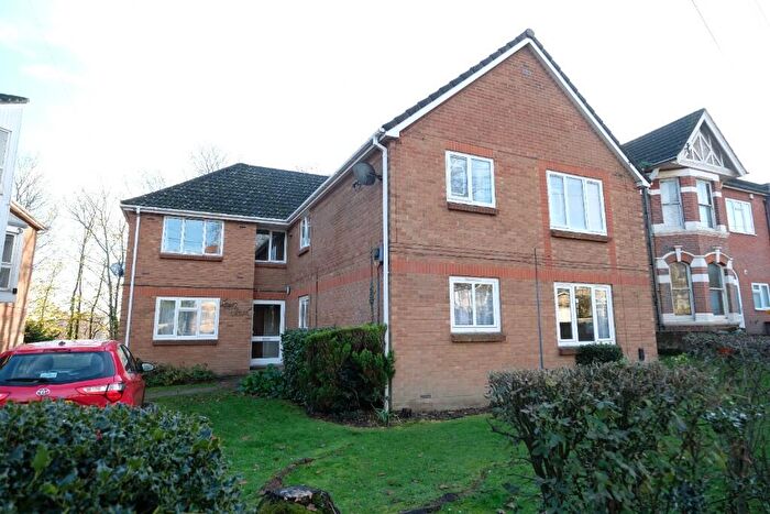 2 Bedroom Flat For Sale In Lawn Road, Southampton, Hampshire, SO17