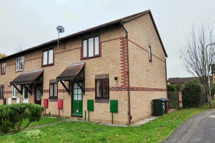 2 Bedroom Semi-Detached House To Rent In Pine Close, Bicester, Oxfordshire, OX26