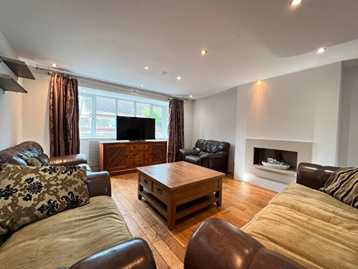 1 Bedroom Detached House To Rent In Melton Grove, West Bridgford, Nottingham, NG2