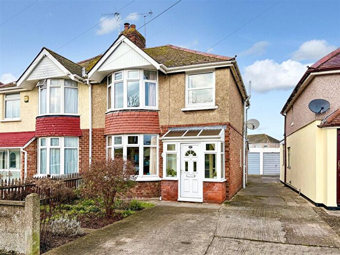 3 Bedroom Semi-Detached House For Sale In Scarborough Road, Swindon, SN2