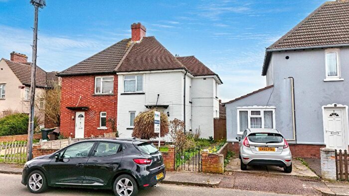 3 Bedroom Semi Detached House For Sale In Coombs Close, Bedford, MK42