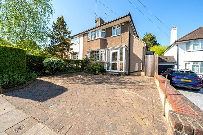 3 Bedroom Semi-Detached House For Sale In Dickens Close, St. Albans, AL3