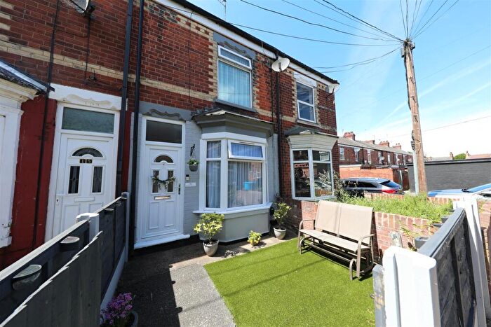2 Bedroom Terraced House For Sale In Reynoldson Street, Hull, HU5