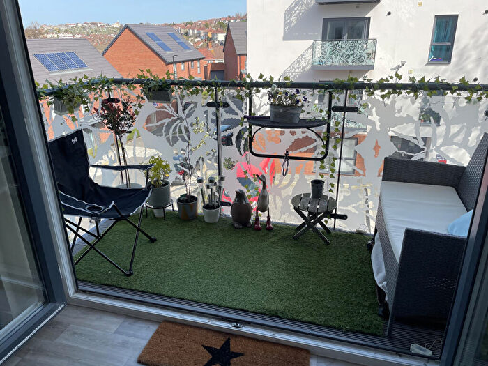 2 Bedroom Apartment To Rent In Oakhill Drive, Bristol, BS3