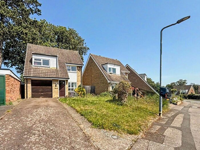 3 Bedroom Detached House For Sale In Gloucester Close, Weedon, NN7