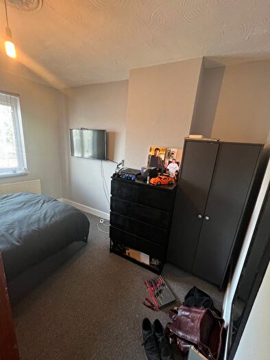 1 Bedroom Flat To Rent In Garratt Lane, London, SW17