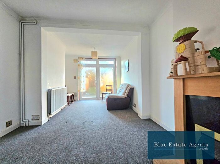 4 Bedroom Semi Detached House To Rent In Ellerdine Road, Hounslow, TW3