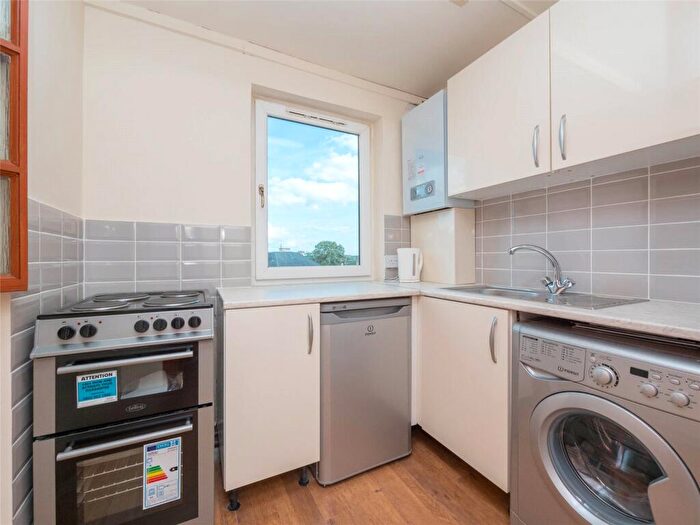 1 Bedroom Flat To Rent In Redbraes Grove, Edinburgh, EH7