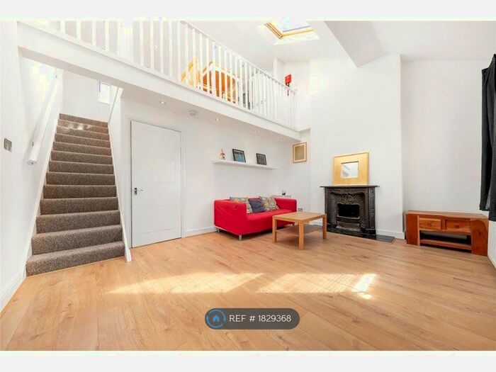 2 Bedroom Flat To Rent In Pellant Road, London, SW6