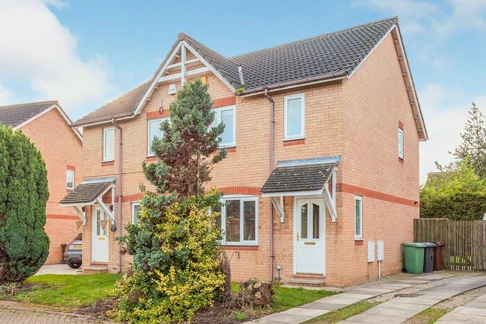 3 Bedroom Semi-Detached House To Rent In Orchard Way, Rothwell, Leeds, LS26