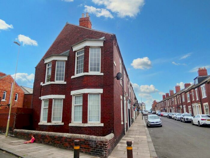 2 Bedroom Flat To Rent In Bewick Street, South Shields, Tyne And Wear, NE33