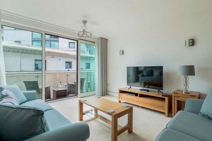 2 Bedroom Flat To Rent In Dolphin Quays, The Quay, Poole, BH15