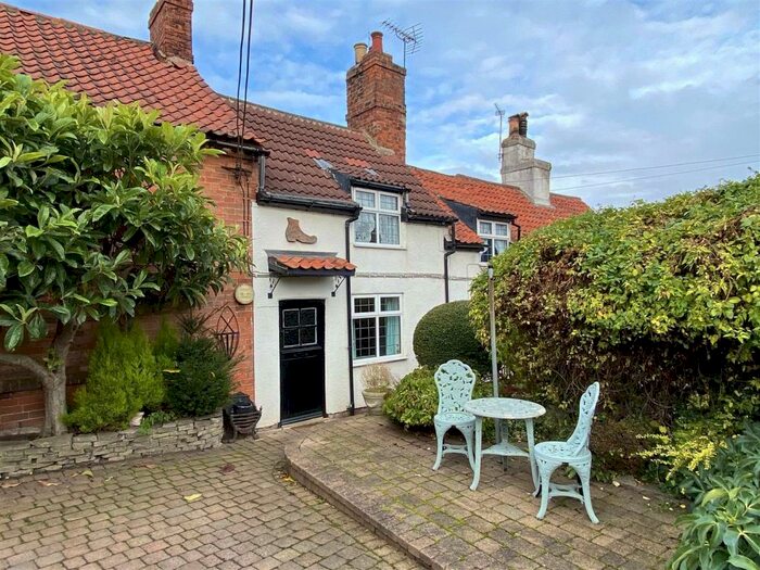 3 Bedroom Cottage For Sale In The Cobblers Cottage, Top Street, Elston, NG23