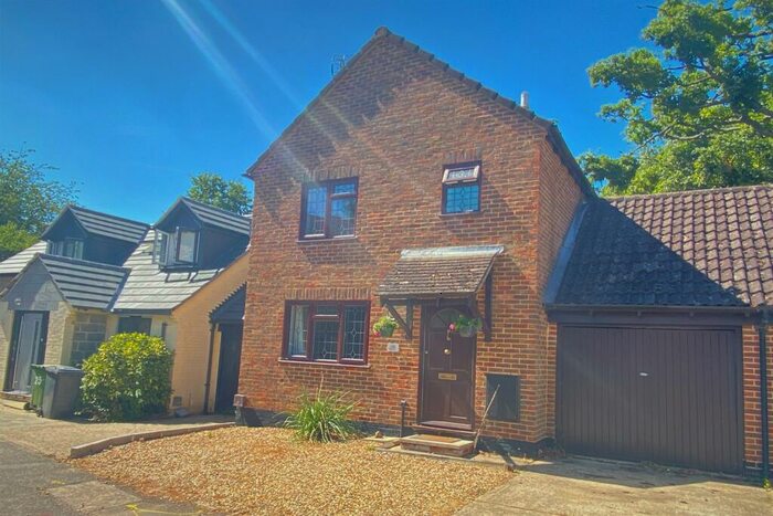 3 Bedroom House To Rent In Lychpit, Basingstoke, RG24