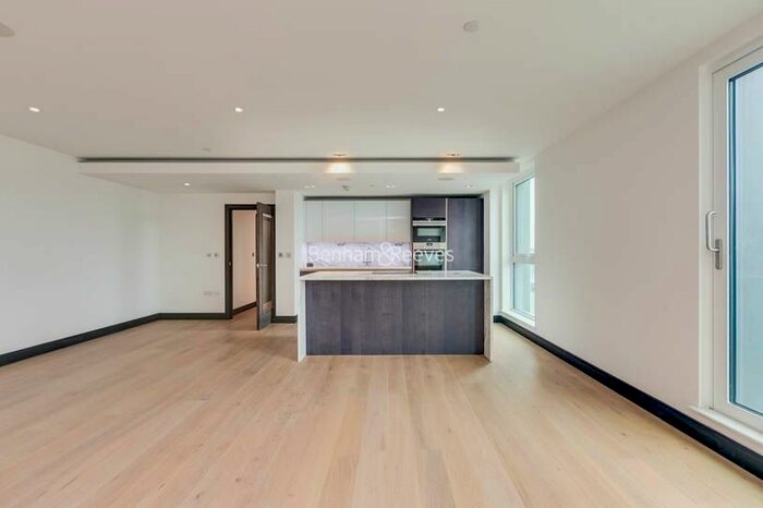 3 Bedroom Flat To Rent In Sovereign Court, Hammersmith, W6