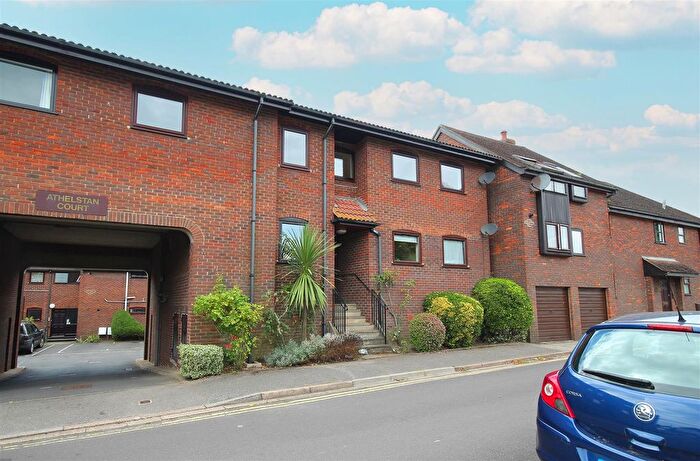 1 Bedroom Flat To Rent In St. Thomas Park, Lymington, SO41