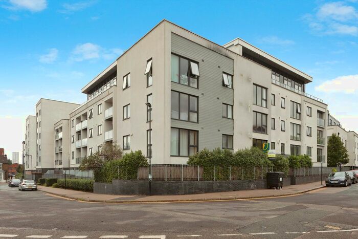 1 Bedroom Flat To Rent In Hillyfield, London, E17