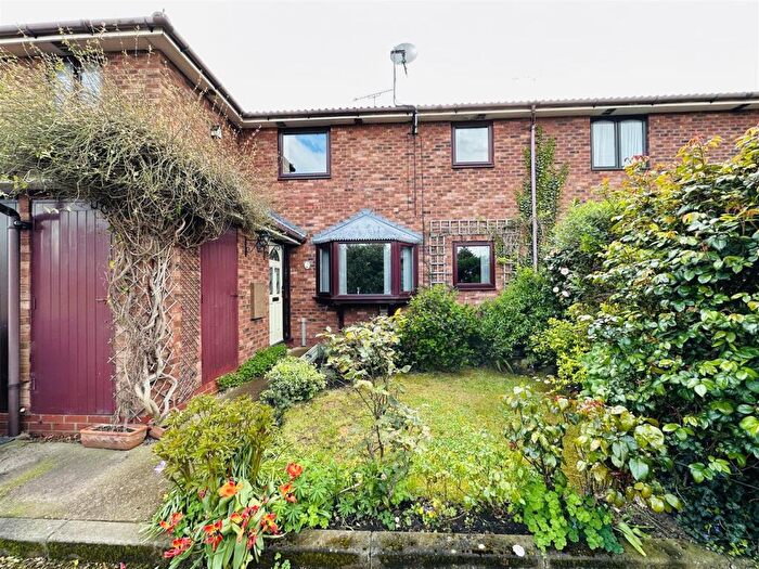 2 Bedroom Terraced House For Sale In George Street, Snaith, Goole, DN14