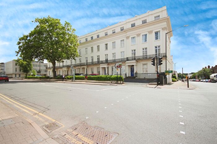 2 Bedroom Apartment For Sale In Clarence Terrace, Leamington Spa, CV32