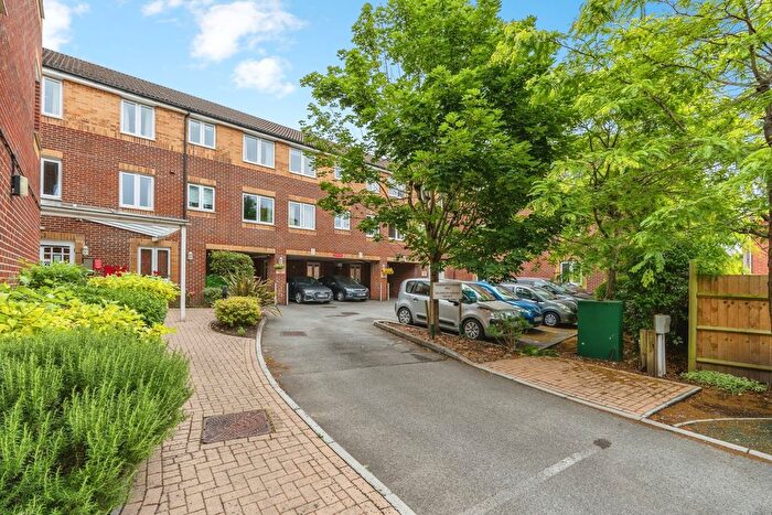 2 Bedroom Flat For Sale In Popes Lane, Totton, Southampton, Hampshire, SO40