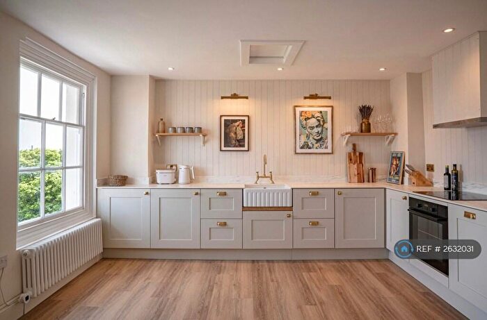 1 Bedroom Flat To Rent In Trinity Square, Margate, CT9