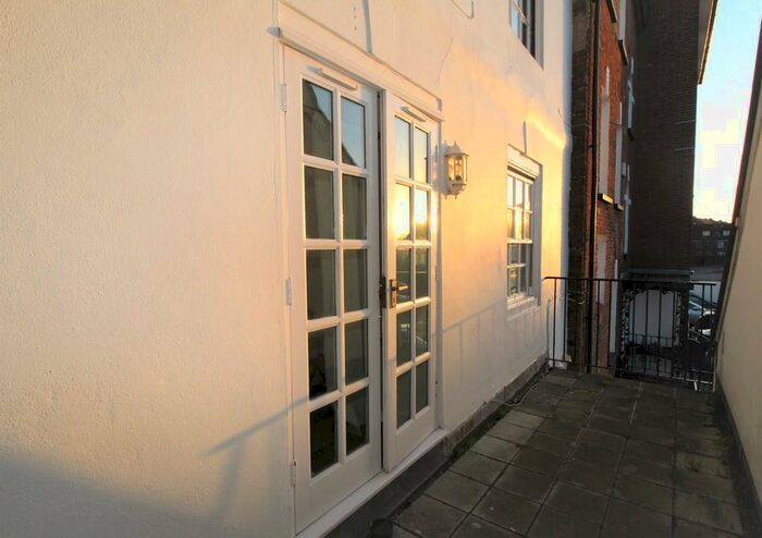 1 Bedroom Apartment To Rent In West Street, Poole, BH15