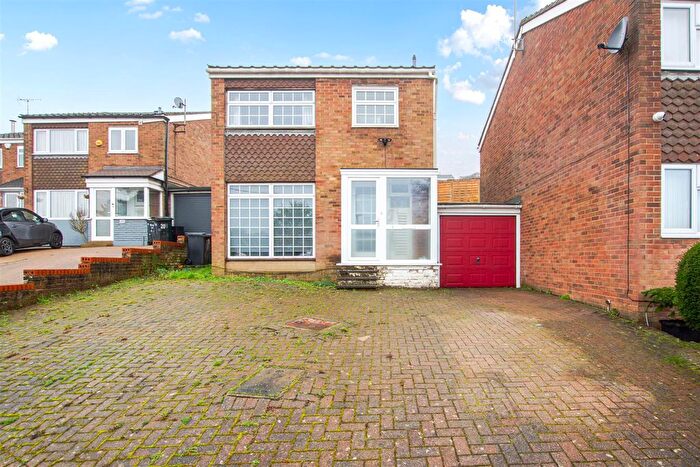 3 Bedroom Link Detached House For Sale In Highfield Road, Biggin Hill, TN16