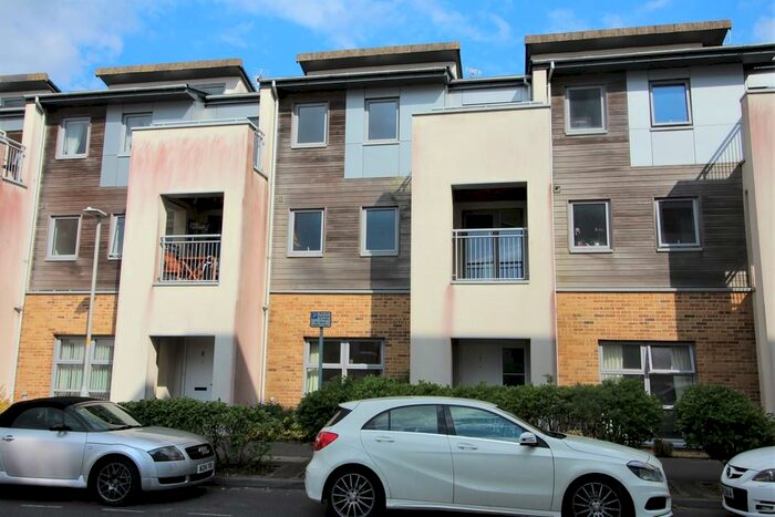 4 Bedroom Town House To Rent In Stone Close, Poole, BH15