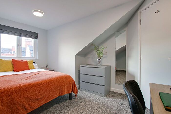 2 Bedroom Flat To Rent In Clarendon Park Road, Leicester, LE2