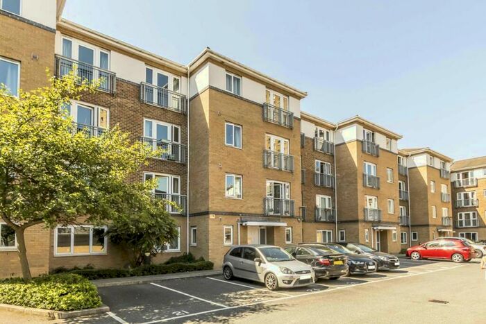 1 Bedroom Flat To Rent In Morton Close, Deancross Street, E1