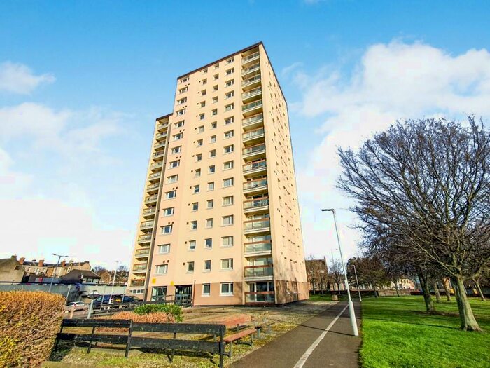 2 Bedroom Flat To Rent In Ravens Craig, Kirkcaldy, Fife, KY1