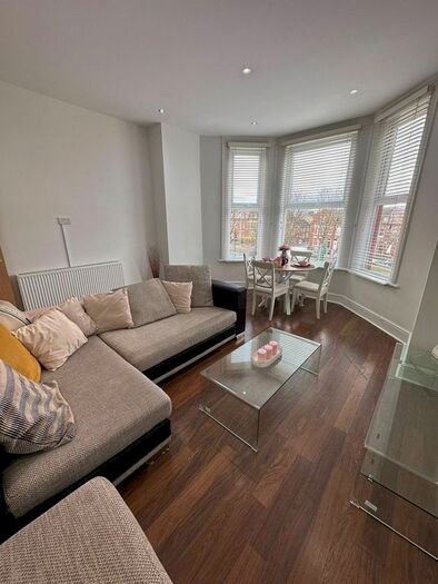 2 Bedroom Flat To Rent In Newsham Drive, Liverpool, L6