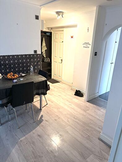 2 Bedroom Flat To Rent In , Porter Close, Grays, RM20