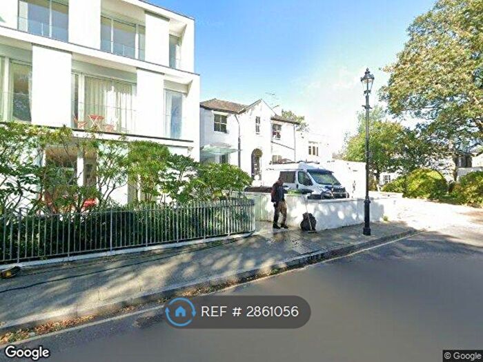 Studio To Rent In Barnsbury Square, London, N1