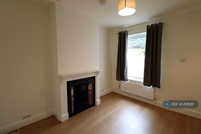 1 Bedroom Flat To Rent In Gray Street, Northampton, NN1