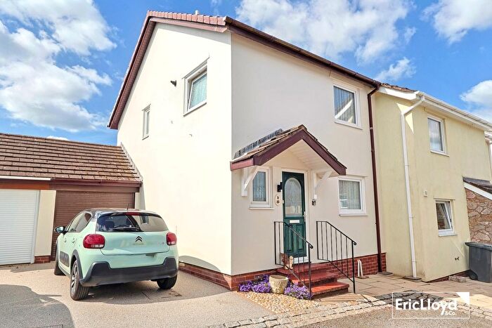 3 Bedroom Semi Detached House For Sale In Hound Tor Close, Paignton, TQ4