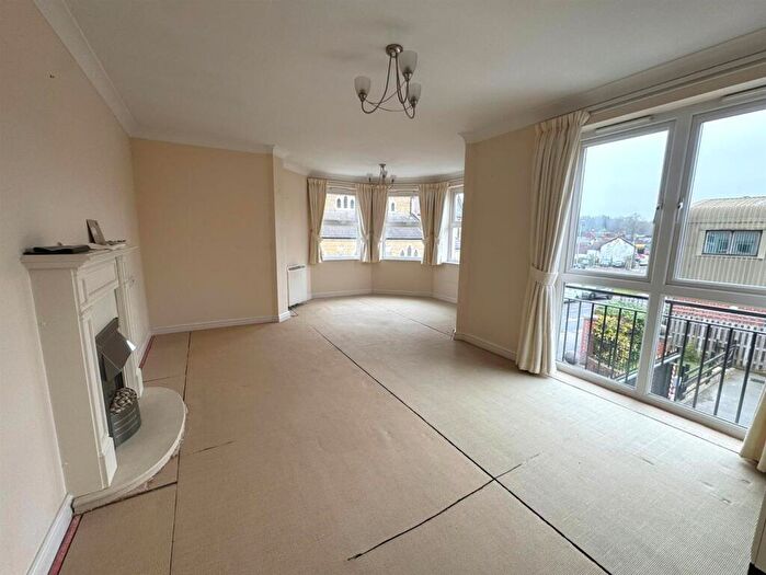 1 Bedroom Retirement Property For Sale In Windsor Way, Aldershot, GU11