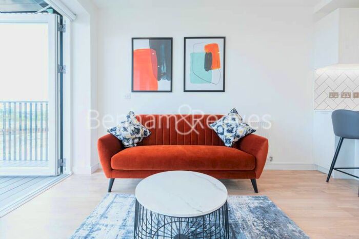 1 Bedroom Flat To Rent In Accolade Avenue, Southall, UB1