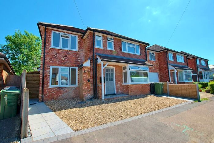 2 Bedroom Apartment To Rent In South Road, GU2