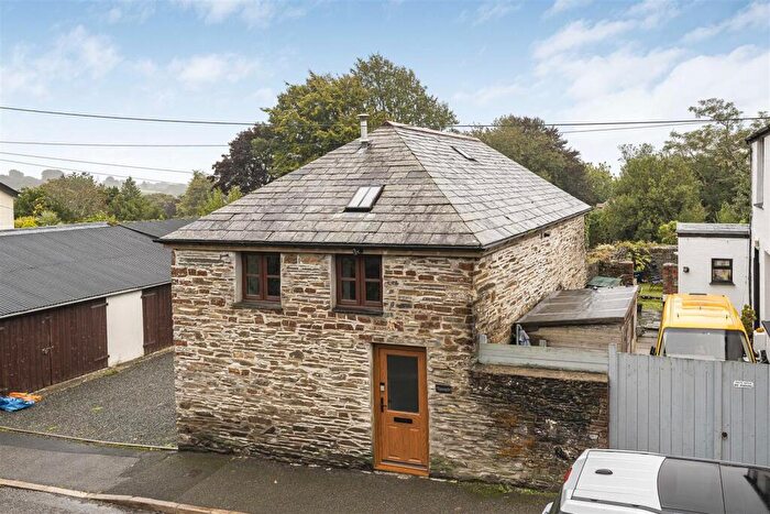 3 Bedroom Detached House For Sale In Roydon Road, Launceston, PL15