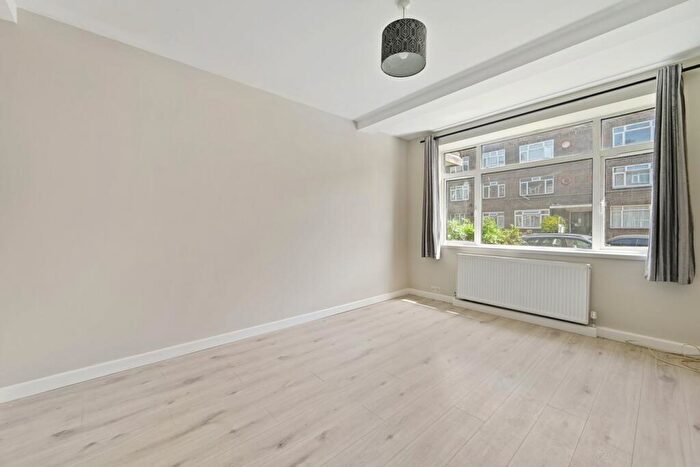 2 Bedroom Flat For Sale In Leeland Way, London, NW10