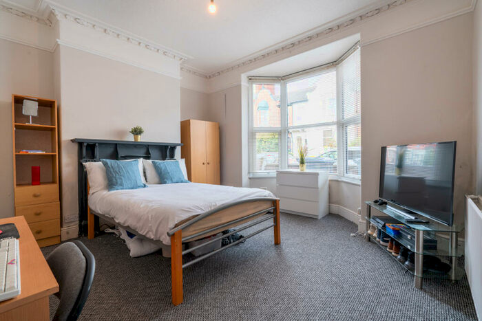 6 Bedroom Terraced House To Rent In West Parade - Student House - /, LN1