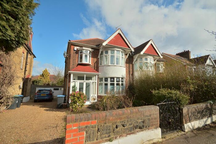 3 Bedroom Semi-Detached House To Rent In Grange Park Avenue, Winchmore Hill, N21