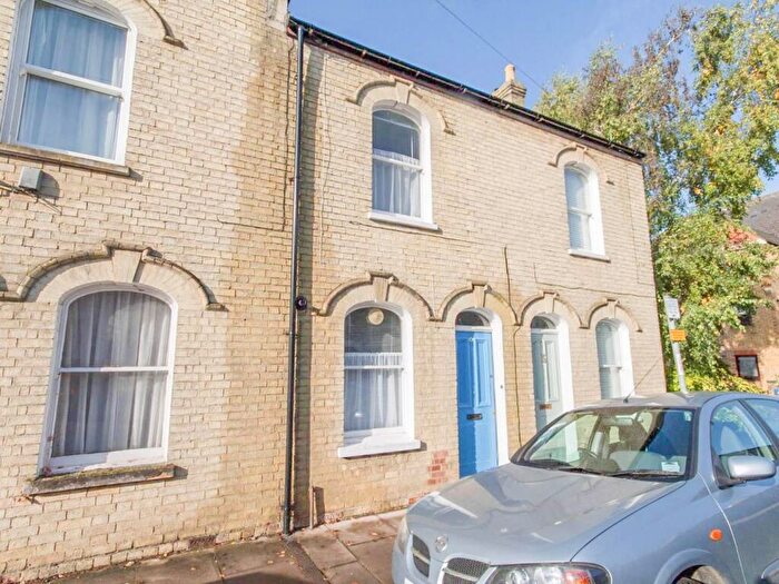 3 Bedroom Terraced House To Rent In Auckland Road, Cambridge, CB5