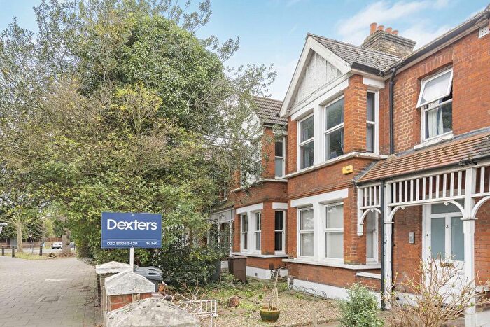 2 Bedroom Flat To Rent In Grantham Road, London, W4