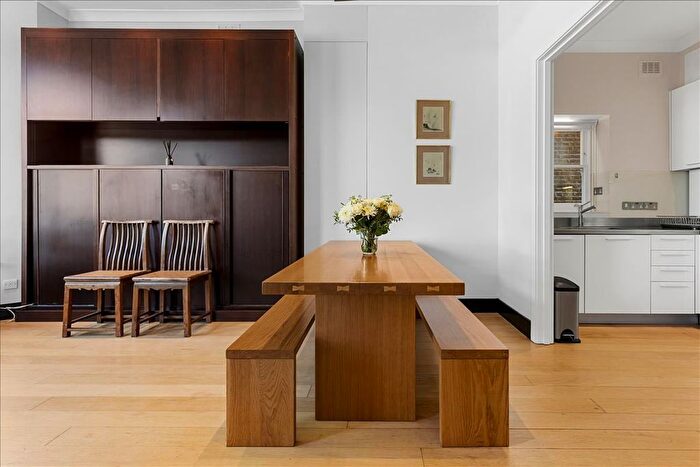 2 Bedroom Flat To Rent In Holland Park, London, W11